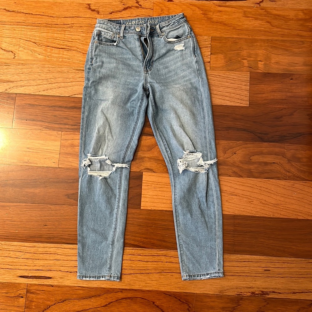 American Eagle Outfitters Mom Jean